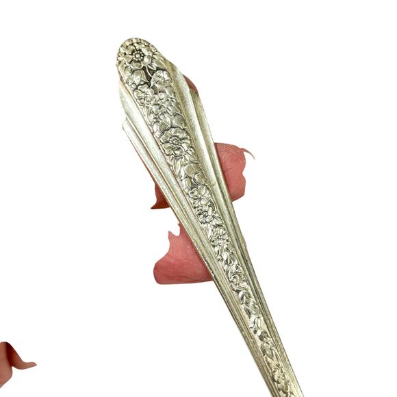 Vintage Silver Medium Solid Cold Meat Serving Fork Modern Rose 1949 IS Wm Rogers - Picture 2 of 6